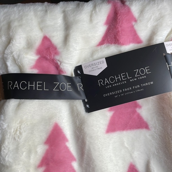 🎉HP🎉🌲RACHEL ZOE Soft, plush oversized Holiday Faux Fur Throw🌲NWT🌲 - Picture 6 of 13